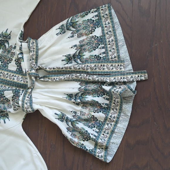 Venus Ivory Paisley Romper Size 2 - Picture 2 of 8